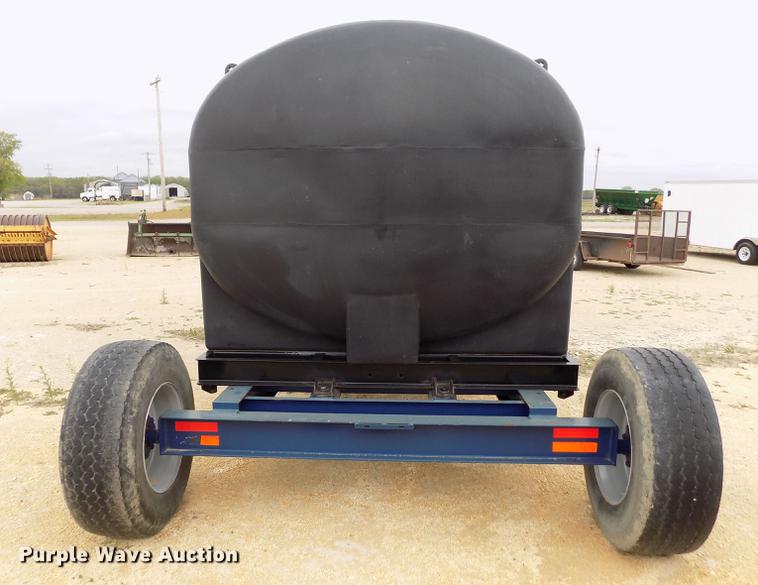 image for item DE1191 Duo Lift fertilizer delivery trailer
