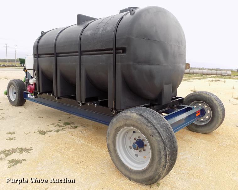 image for item DE1191 Duo Lift fertilizer delivery trailer