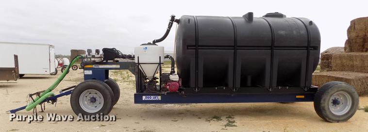 image for item DE1191 Duo Lift fertilizer delivery trailer