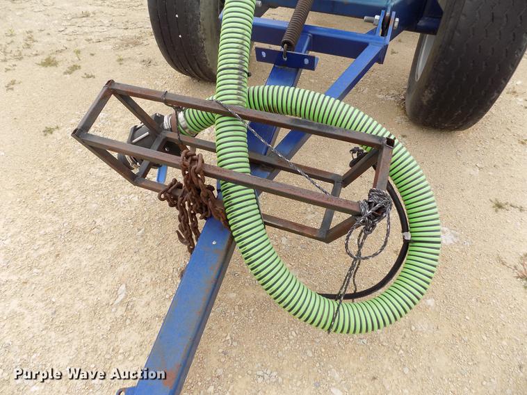 image for item DE1191 Duo Lift fertilizer delivery trailer