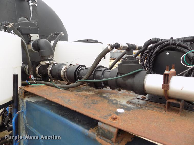 image for item DE1191 Duo Lift fertilizer delivery trailer