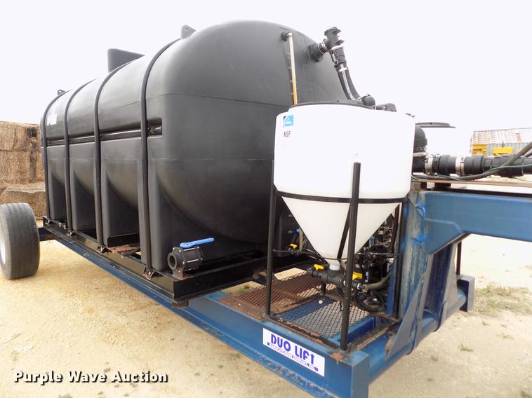 image for item DE1191 Duo Lift fertilizer delivery trailer