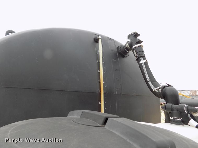 image for item DE1191 Duo Lift fertilizer delivery trailer