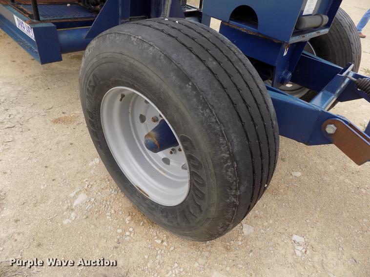 image for item DE1191 Duo Lift fertilizer delivery trailer