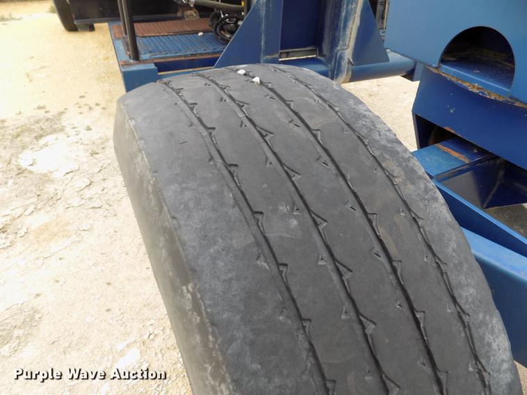 image for item DE1191 Duo Lift fertilizer delivery trailer