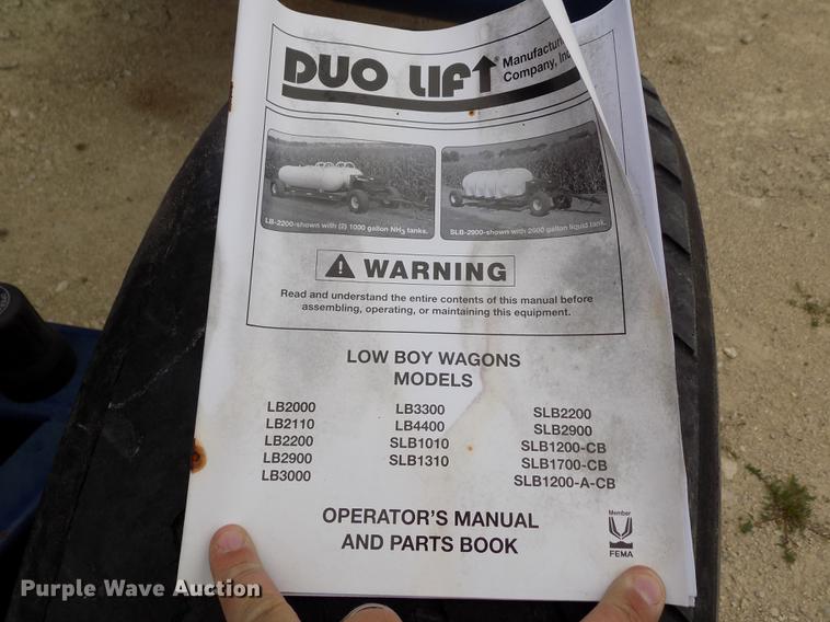 image for item DE1191 Duo Lift fertilizer delivery trailer