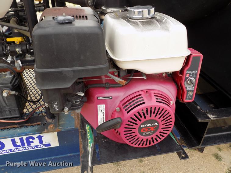 image for item DE1191 Duo Lift fertilizer delivery trailer