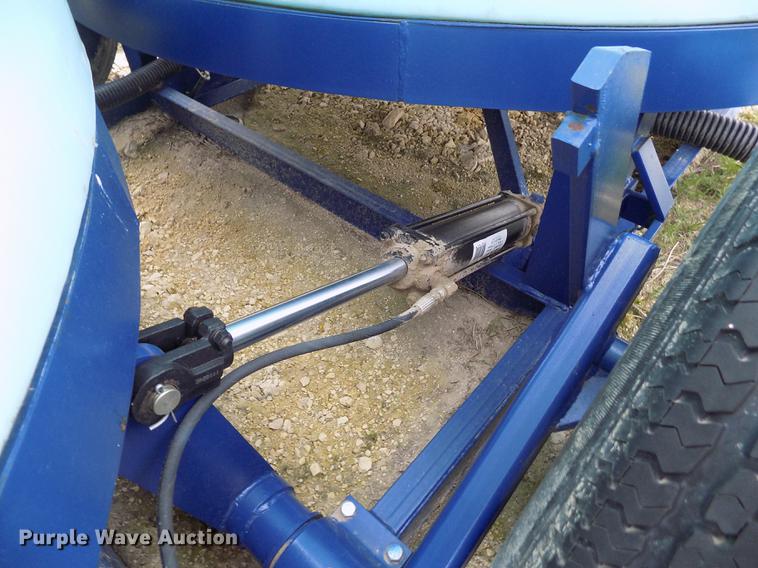 image for item DE1193 2013 Skiles Industries cone bottom trailer