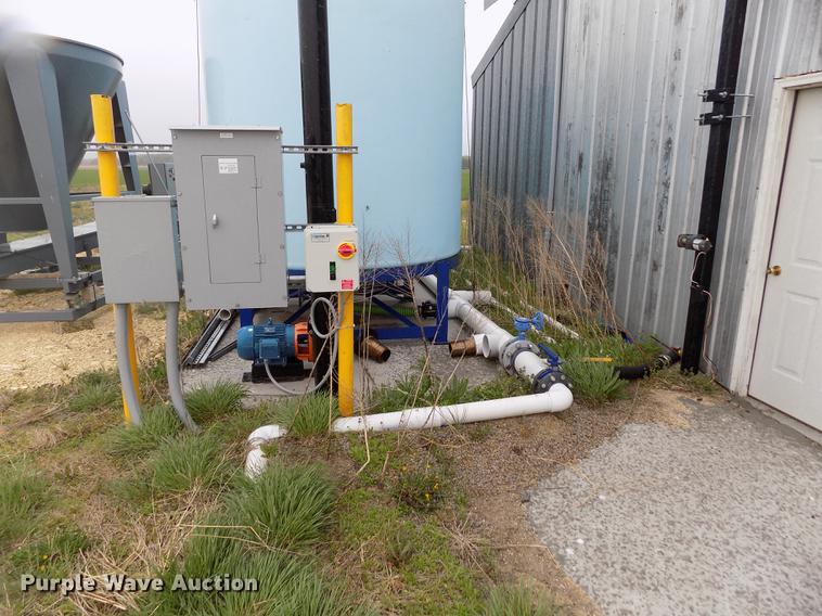 image for item DE1195 (3) cone bottom tanks with pump system
