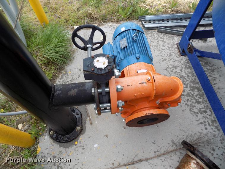 image for item DE1195 (3) cone bottom tanks with pump system