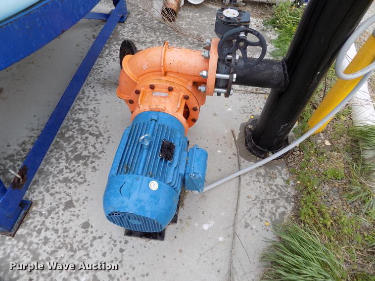 image for item DE1195 (3) cone bottom tanks with pump system