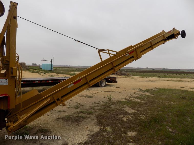 image for item DE1197 1992 Jones Mighty Giant PU1-92-463 bale grinder