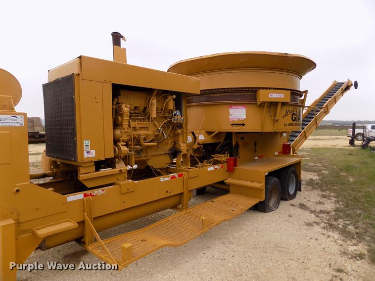 image for item DE1197 1992 Jones Mighty Giant PU1-92-463 bale grinder