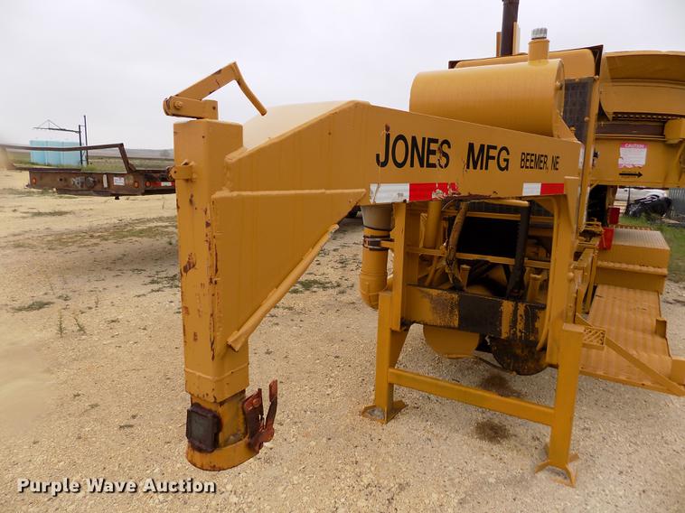 image for item DE1197 1992 Jones Mighty Giant PU1-92-463 bale grinder