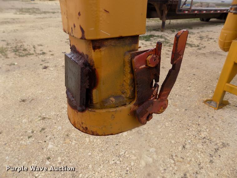 image for item DE1197 1992 Jones Mighty Giant PU1-92-463 bale grinder