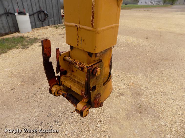 image for item DE1197 1992 Jones Mighty Giant PU1-92-463 bale grinder