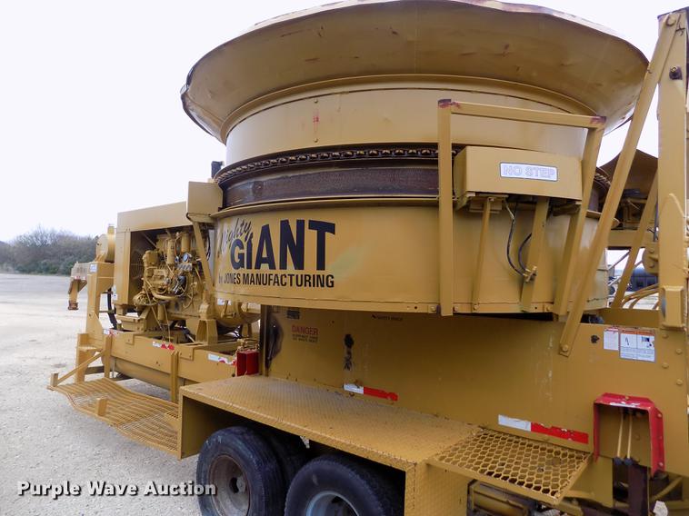 image for item DE1197 1992 Jones Mighty Giant PU1-92-463 bale grinder