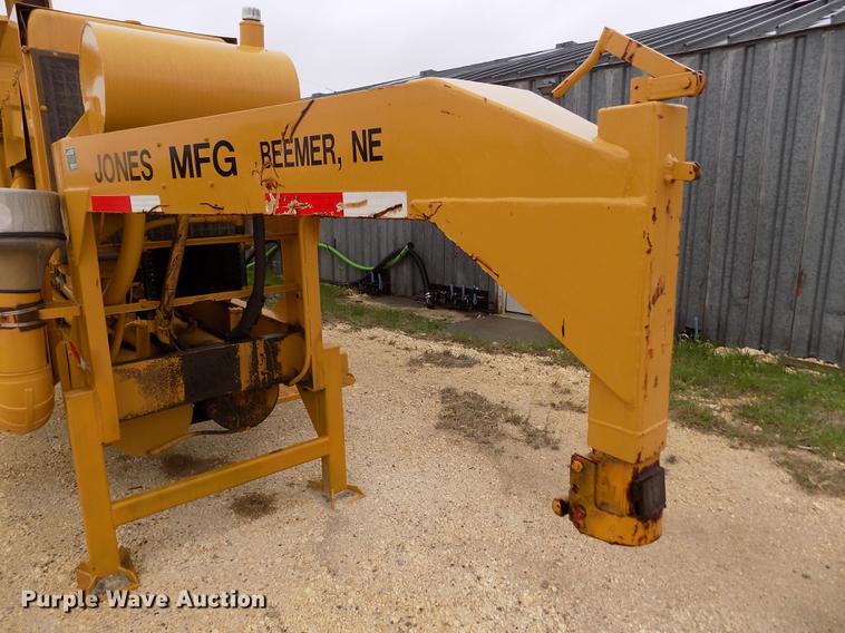 image for item DE1197 1992 Jones Mighty Giant PU1-92-463 bale grinder
