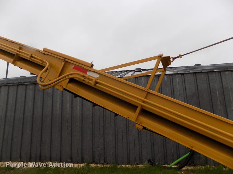 image for item DE1197 1992 Jones Mighty Giant PU1-92-463 bale grinder