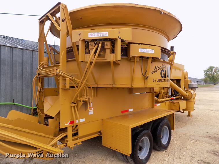 image for item DE1197 1992 Jones Mighty Giant PU1-92-463 bale grinder