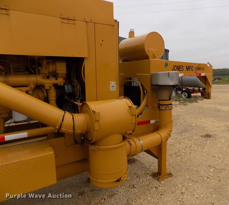 image for item DE1197 1992 Jones Mighty Giant PU1-92-463 bale grinder