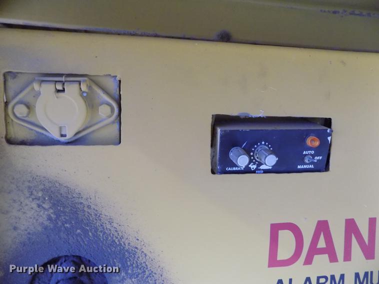 image for item DE1197 1992 Jones Mighty Giant PU1-92-463 bale grinder