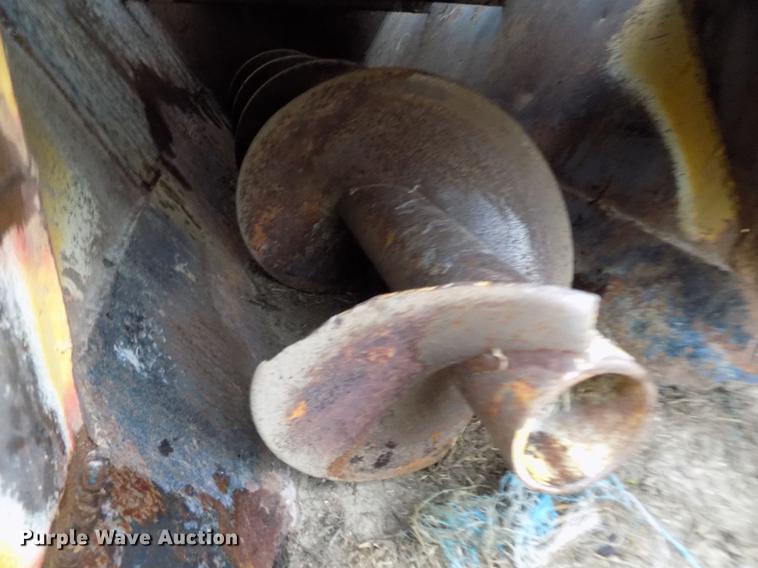 image for item DE1197 1992 Jones Mighty Giant PU1-92-463 bale grinder