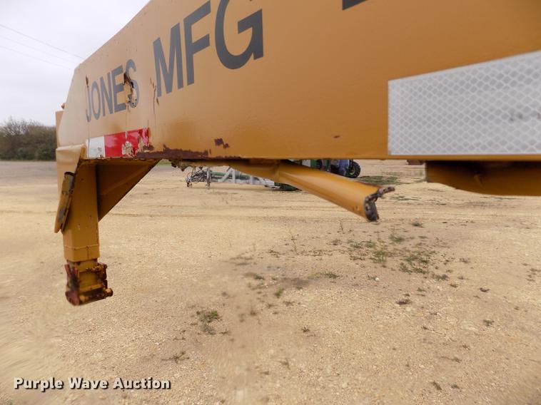 image for item DE1197 1992 Jones Mighty Giant PU1-92-463 bale grinder