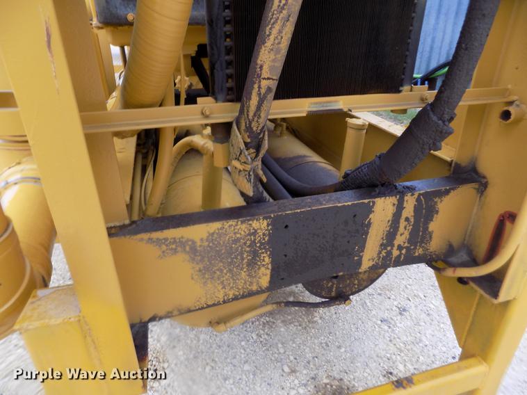 image for item DE1197 1992 Jones Mighty Giant PU1-92-463 bale grinder