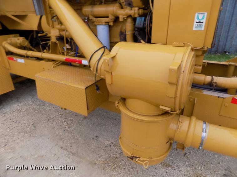 image for item DE1197 1992 Jones Mighty Giant PU1-92-463 bale grinder