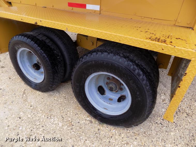 image for item DE1197 1992 Jones Mighty Giant PU1-92-463 bale grinder