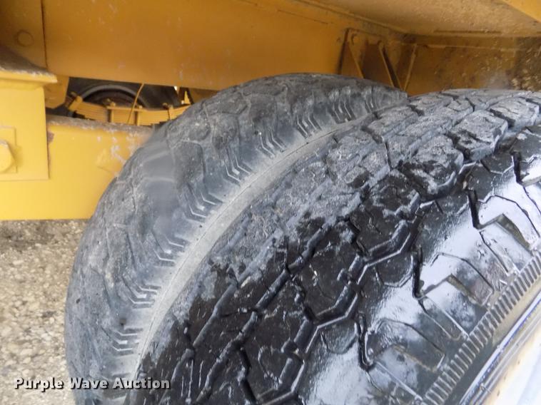 image for item DE1197 1992 Jones Mighty Giant PU1-92-463 bale grinder