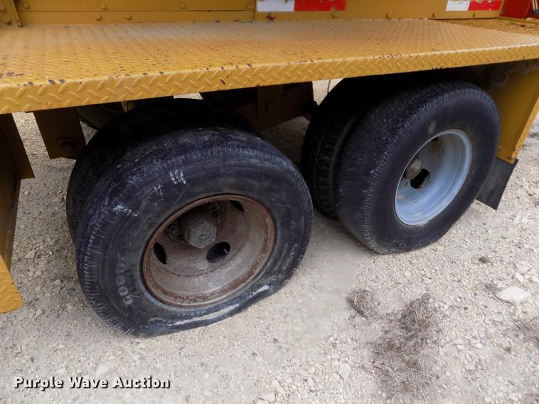 image for item DE1197 1992 Jones Mighty Giant PU1-92-463 bale grinder