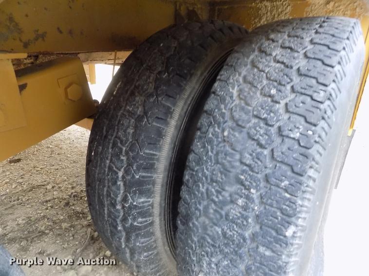 image for item DE1197 1992 Jones Mighty Giant PU1-92-463 bale grinder