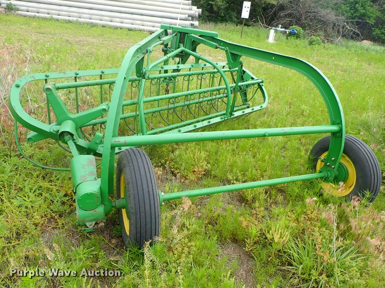 image for item DE5385 John Deere 851 hay rake