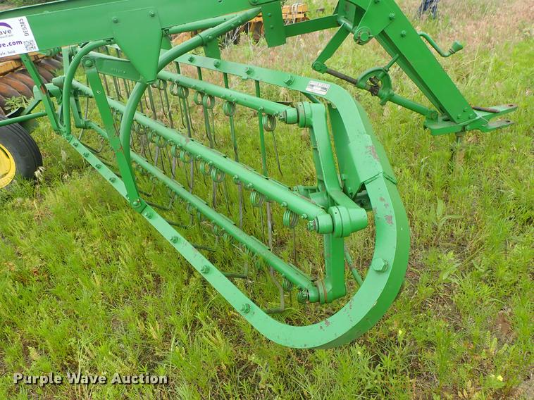 image for item DE5385 John Deere 851 hay rake
