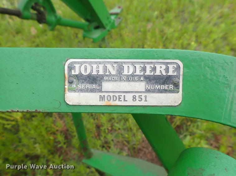 image for item DE5385 John Deere 851 hay rake