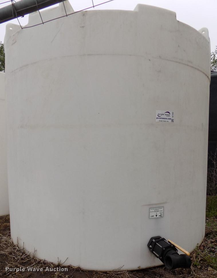 image for item DE7683 Snyder Industries Sii vertical tank