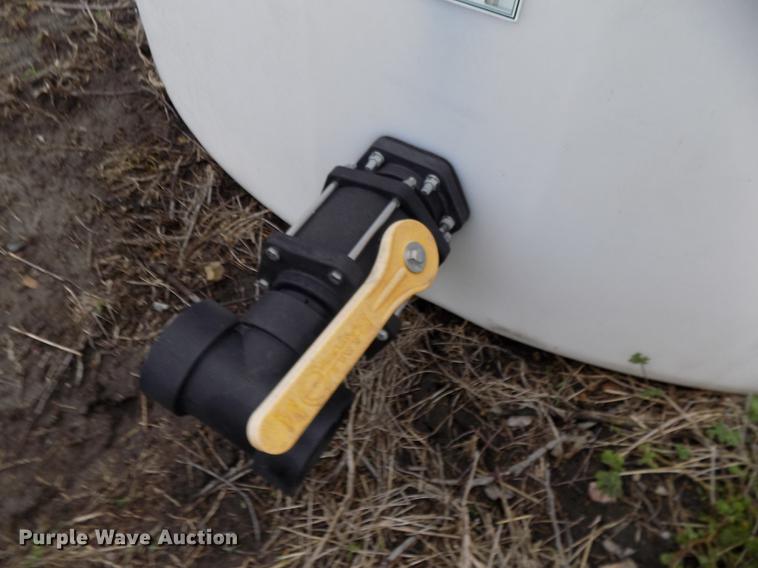 image for item DE7683 Snyder Industries Sii vertical tank