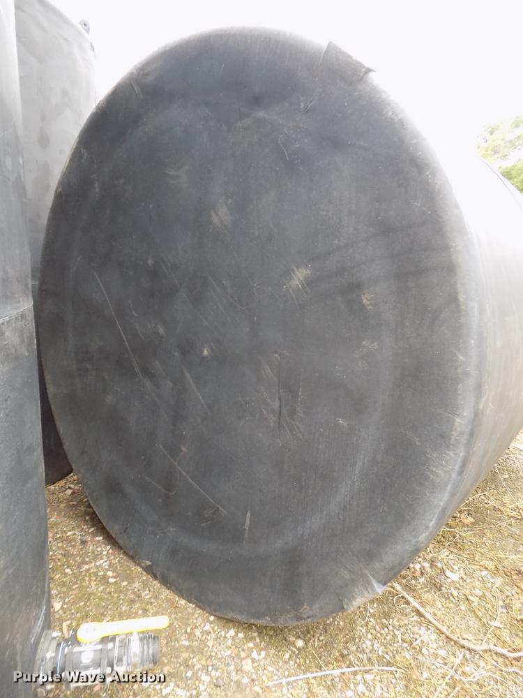 image for item DE7684 2014 Snyder Industries Sii vertical poly tank