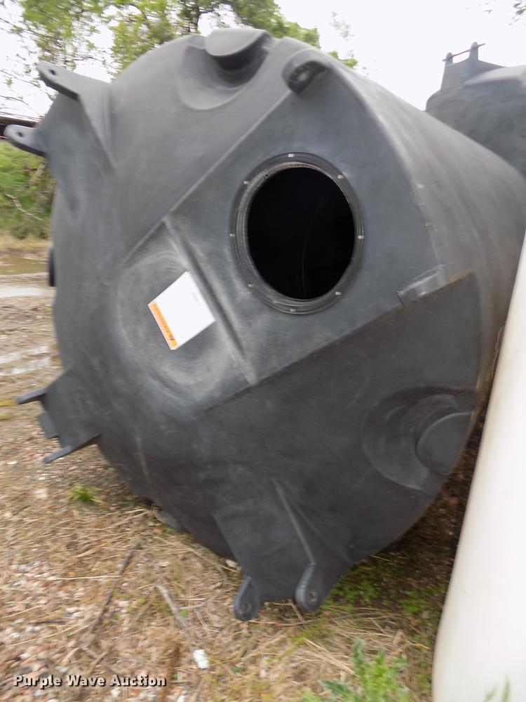 image for item DE7684 2014 Snyder Industries Sii vertical poly tank