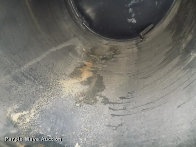 image for item DE7684 2014 Snyder Industries Sii vertical poly tank