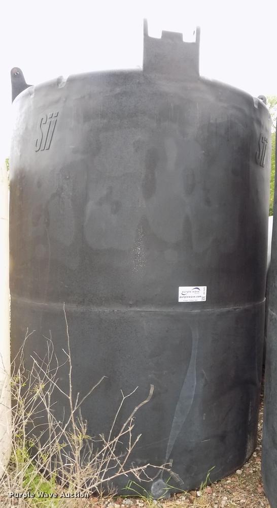 image for item DE7685 Snyder Industries Sii vertical poly tank