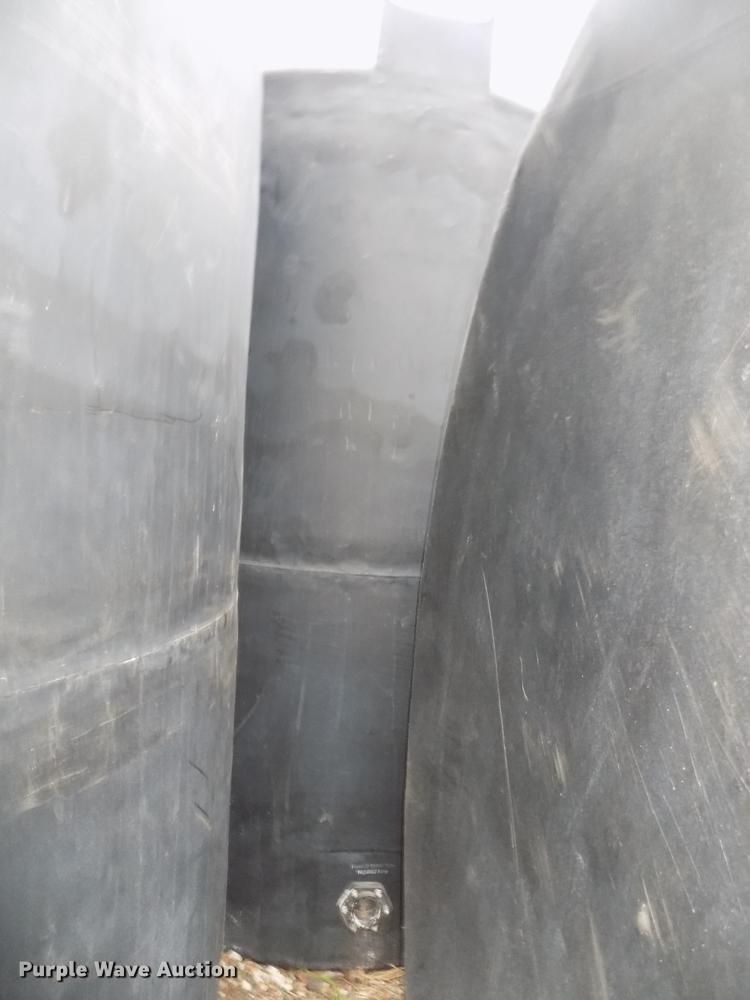 image for item DE7685 Snyder Industries Sii vertical poly tank