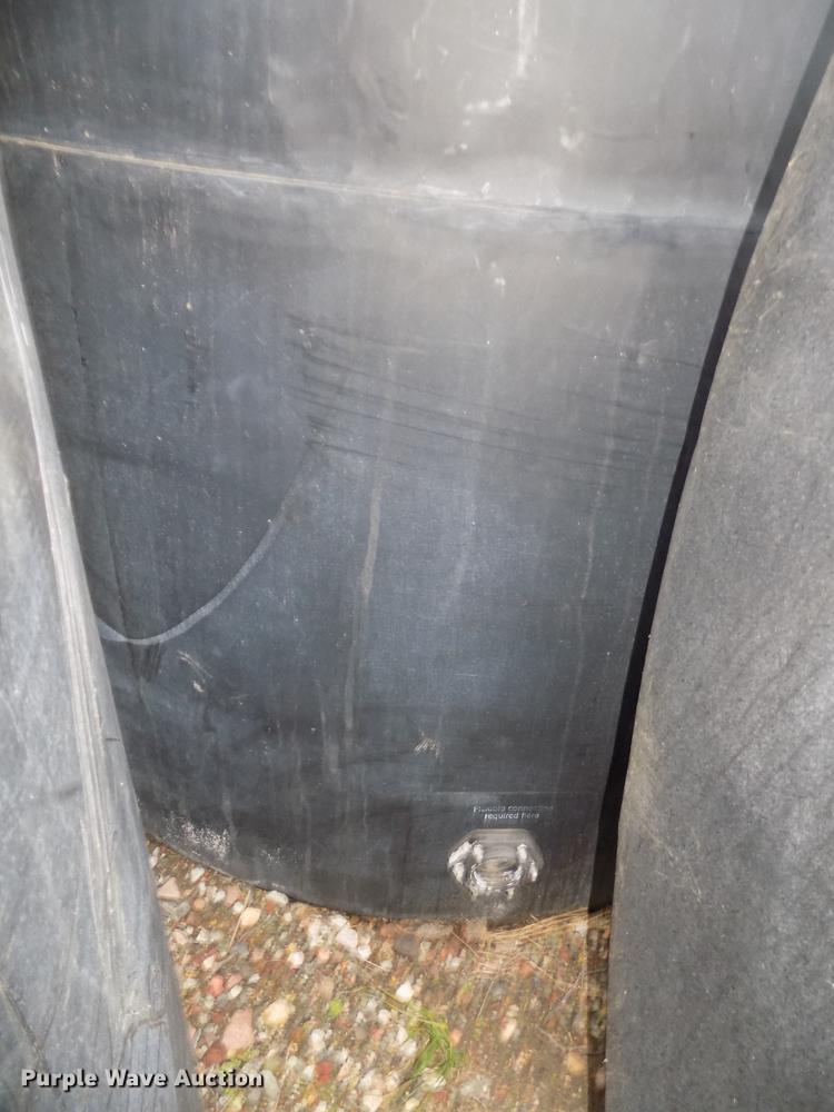 image for item DE7685 Snyder Industries Sii vertical poly tank