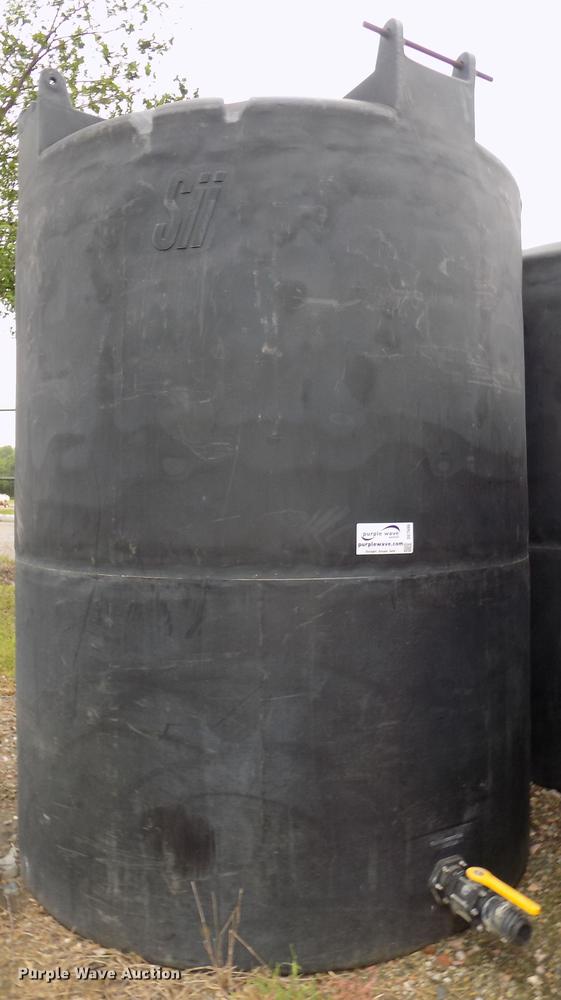 image for item DE7686 Snyder Industries Sii vertical poly tank