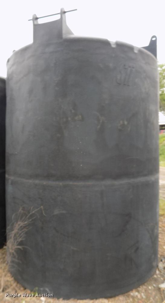 image for item DE7686 Snyder Industries Sii vertical poly tank