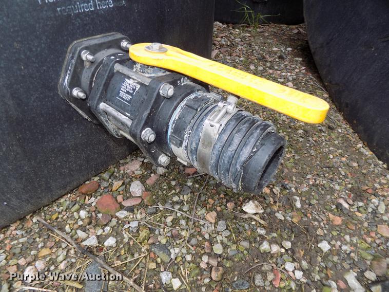 image for item DE7686 Snyder Industries Sii vertical poly tank