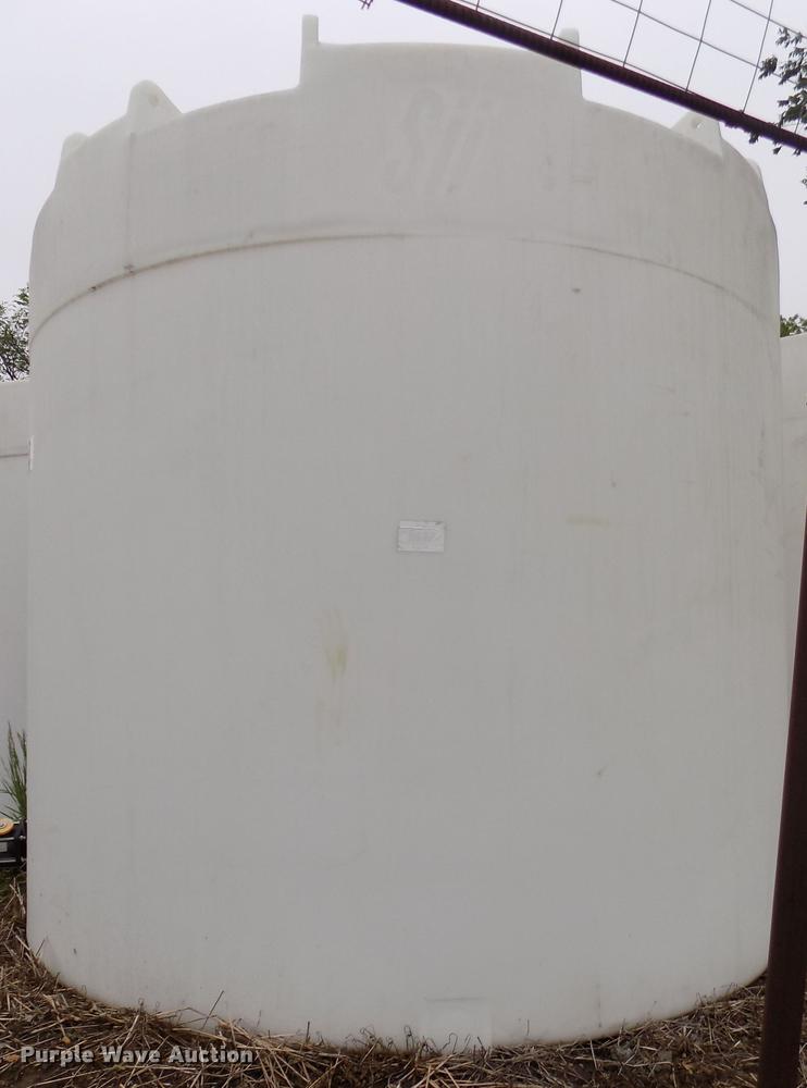 image for item DE7693 Snyder Industries vertical tank