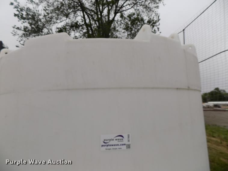 image for item DE7693 Snyder Industries vertical tank